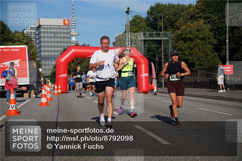 07.09.2025 - BARMER Alsterlauf Yannick Fuchs http://msf.ph/oto/8792098 07.09.2025 09:42:16 Laufen 2147, 843, 76 meine-sportfotos.de