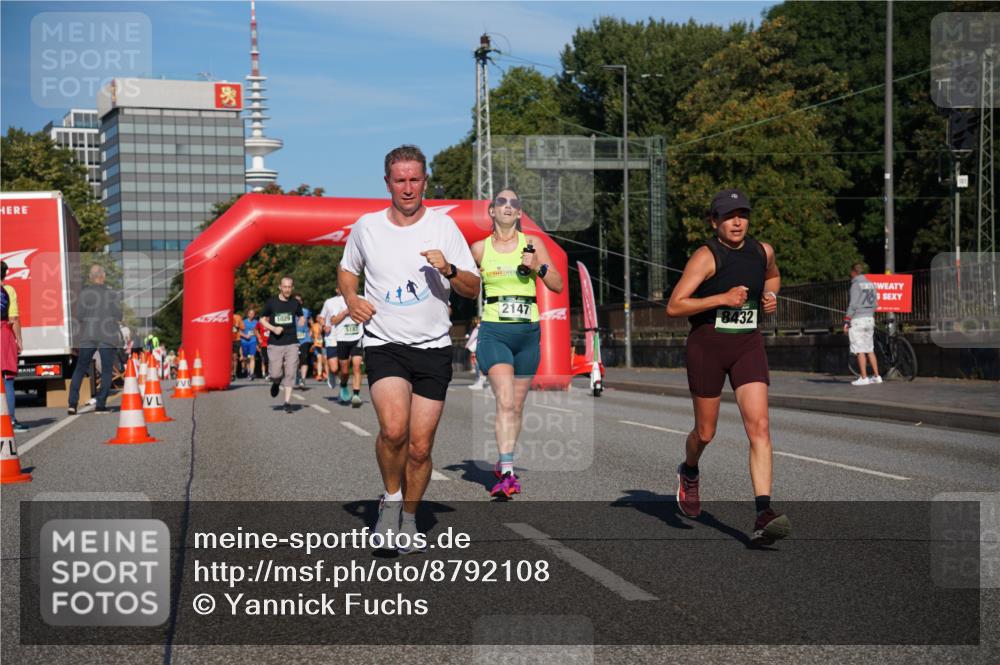 07.09.2025 - BARMER Alsterlauf Yannick Fuchs http://msf.ph/oto/8792108 07.09.2025 09:42:17 Laufen 1029, 3187, 2147, 8432 meine-sportfotos.de