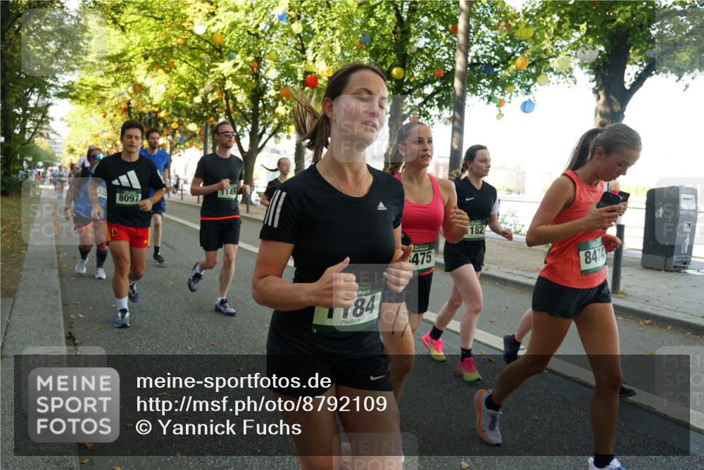 07.09.2025 - BARMER Alsterlauf Yannick Fuchs http://msf.ph/oto/8792109 07.09.2025 11:39:15 Laufen 320, 8097, 1141, 1116, 84, 475, 182, 8474 meine-sportfotos.de