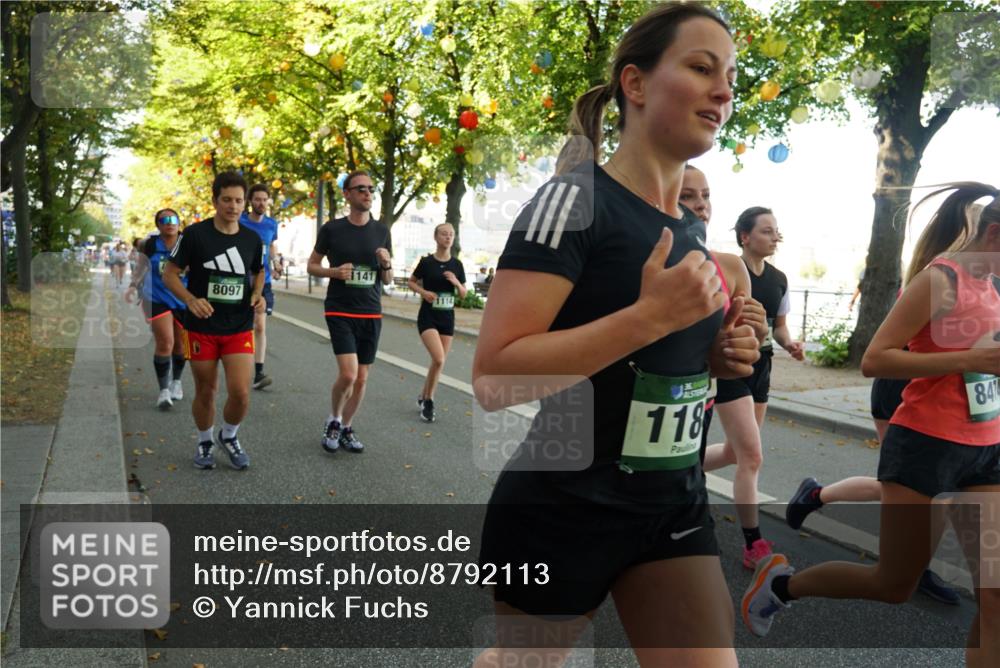 07.09.2025 - BARMER Alsterlauf Yannick Fuchs http://msf.ph/oto/8792113 07.09.2025 11:39:15 Laufen 8097, 1141, 1114, 36, 118, 8414 meine-sportfotos.de