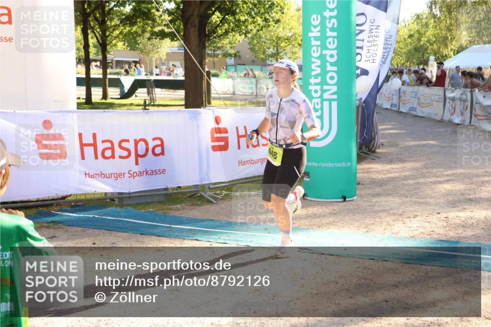 07.09.2025 - 19. Norderstedt Triathlon Zöllner http://msf.ph/oto/8792126 07.09.2025 16:35:29 Ziel 448, 1570 meine-sportfotos.de