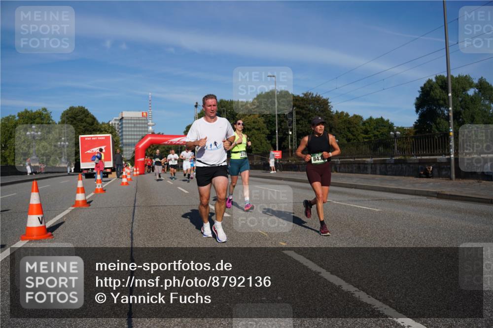 07.09.2025 - BARMER Alsterlauf Yannick Fuchs http://msf.ph/oto/8792136 07.09.2025 09:42:18 Laufen 214, 843 meine-sportfotos.de