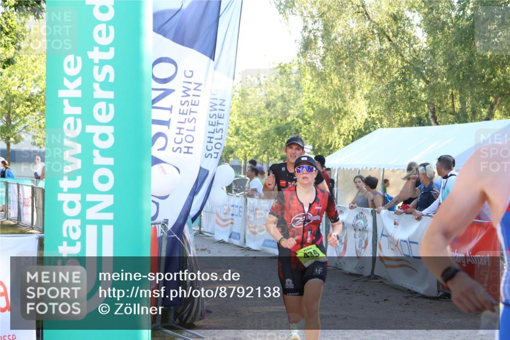 07.09.2025 - 19. Norderstedt Triathlon Zöllner http://msf.ph/oto/8792138 07.09.2025 16:35:45 Ziel 439, 526, 1600 meine-sportfotos.de