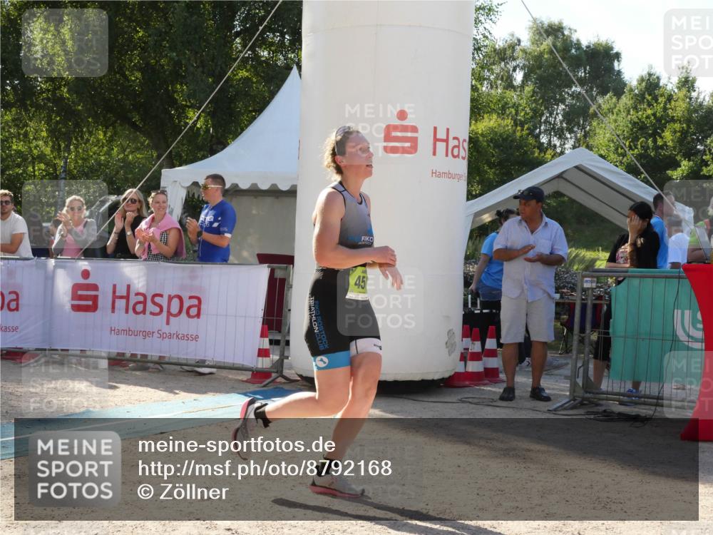 07.09.2025 - 19. Norderstedt Triathlon Zöllner http://msf.ph/oto/8792168 07.09.2025 16:20:22 Ziel 450 meine-sportfotos.de