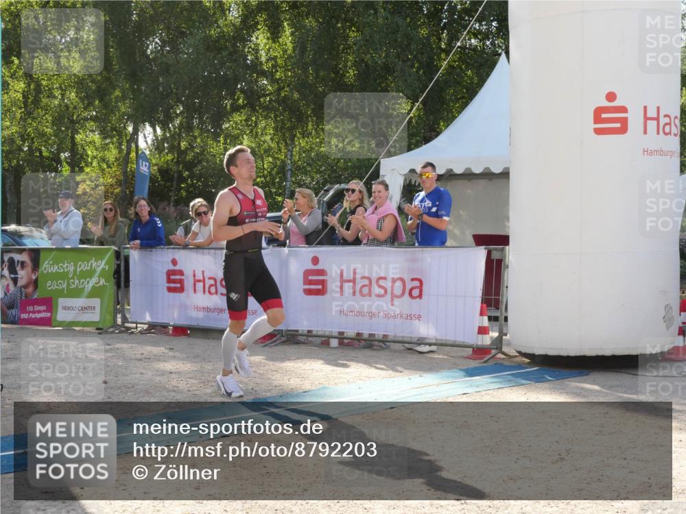 07.09.2025 - 19. Norderstedt Triathlon Zöllner http://msf.ph/oto/8792203 07.09.2025 16:21:01 Ziel 498 meine-sportfotos.de