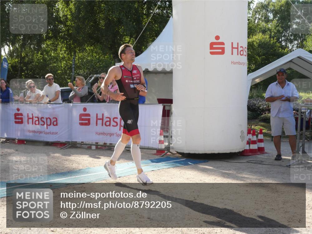 07.09.2025 - 19. Norderstedt Triathlon Zöllner http://msf.ph/oto/8792205 07.09.2025 16:21:01 Ziel 498 meine-sportfotos.de