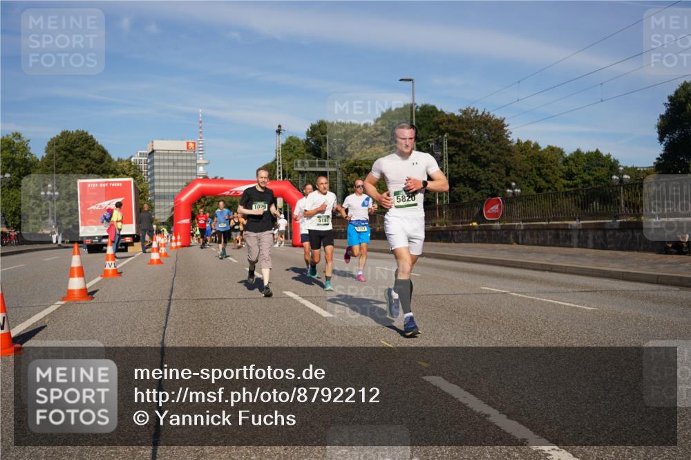 07.09.2025 - BARMER Alsterlauf Yannick Fuchs http://msf.ph/oto/8792212 07.09.2025 09:42:21 Laufen 1029, 5187, 8312, 5820 meine-sportfotos.de
