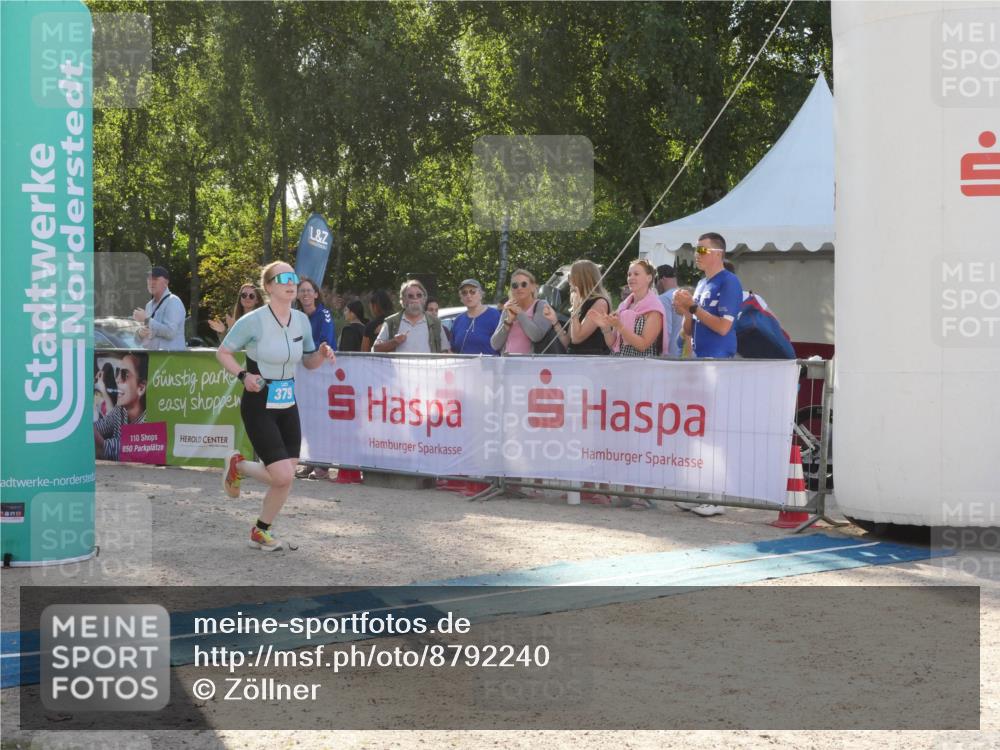 07.09.2025 - 19. Norderstedt Triathlon Zöllner http://msf.ph/oto/8792240 07.09.2025 16:21:43 Ziel 379, 442 meine-sportfotos.de