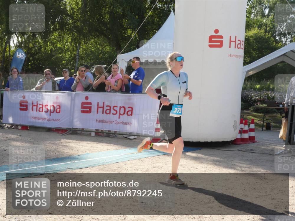 07.09.2025 - 19. Norderstedt Triathlon Zöllner http://msf.ph/oto/8792245 07.09.2025 16:21:44 Ziel 379, 442 meine-sportfotos.de