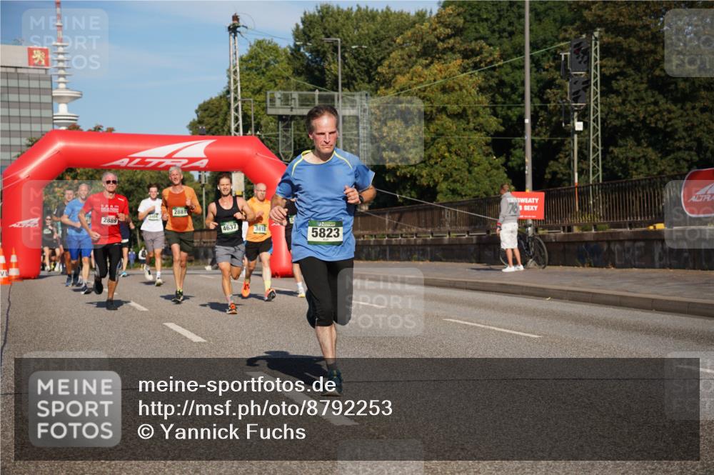 07.09.2025 - BARMER Alsterlauf Yannick Fuchs http://msf.ph/oto/8792253 07.09.2025 09:42:25 Laufen 2889, 3464, 2881, 4637, 3818, 5823, 76 meine-sportfotos.de