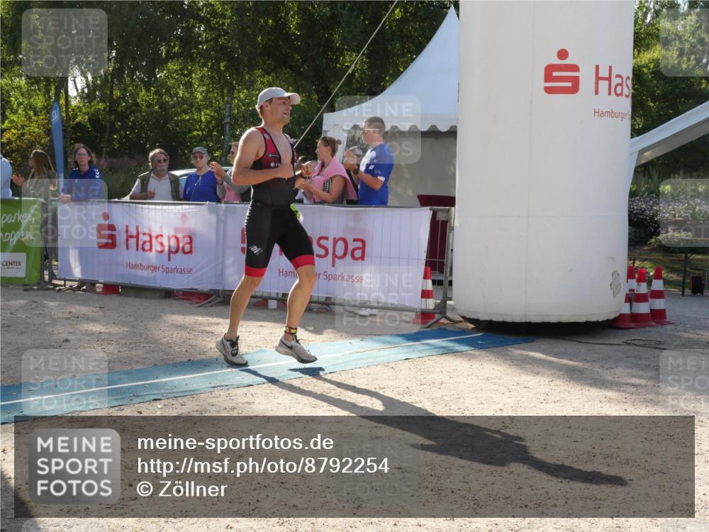 07.09.2025 - 19. Norderstedt Triathlon Zöllner http://msf.ph/oto/8792254 07.09.2025 16:22:00 Ziel 504, 541 meine-sportfotos.de