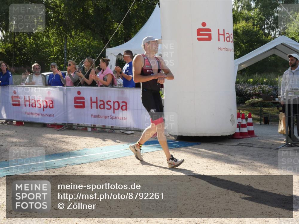 07.09.2025 - 19. Norderstedt Triathlon Zöllner http://msf.ph/oto/8792261 07.09.2025 16:22:00 Ziel 504, 541 meine-sportfotos.de