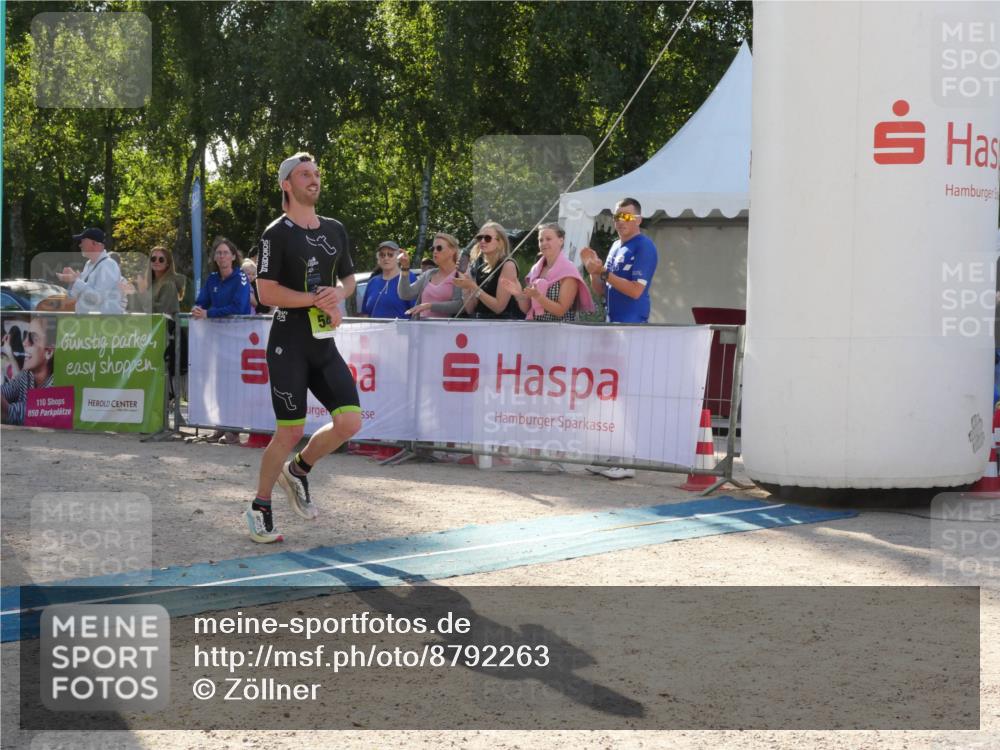 07.09.2025 - 19. Norderstedt Triathlon Zöllner http://msf.ph/oto/8792263 07.09.2025 16:22:04 Ziel 504, 522, 541 meine-sportfotos.de