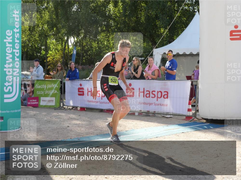 07.09.2025 - 19. Norderstedt Triathlon Zöllner http://msf.ph/oto/8792275 07.09.2025 16:22:08 Ziel 522, 541 meine-sportfotos.de
