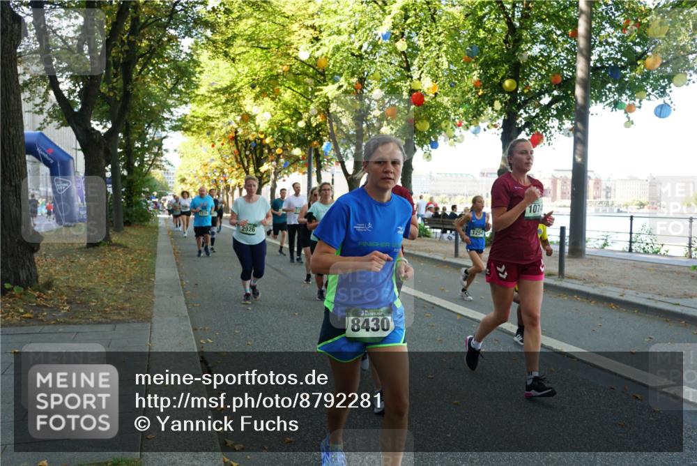 07.09.2025 - BARMER Alsterlauf Yannick Fuchs http://msf.ph/oto/8792281 07.09.2025 11:39:27 Laufen 2926, 20, 8430, 1254, 1074 meine-sportfotos.de