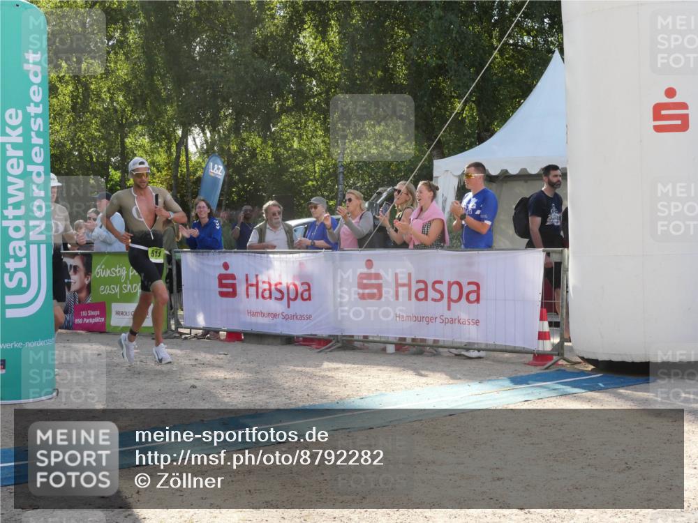 07.09.2025 - 19. Norderstedt Triathlon Zöllner http://msf.ph/oto/8792282 07.09.2025 16:22:27 Ziel 513, 517 meine-sportfotos.de