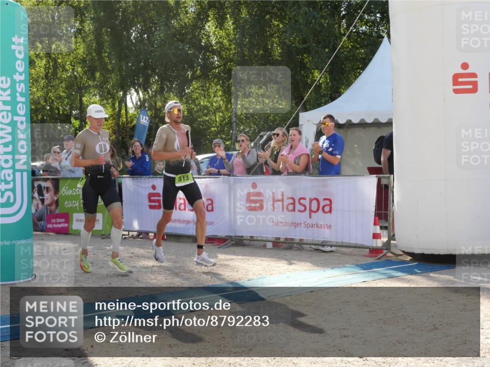 07.09.2025 - 19. Norderstedt Triathlon Zöllner http://msf.ph/oto/8792283 07.09.2025 16:22:28 Ziel 513, 517 meine-sportfotos.de