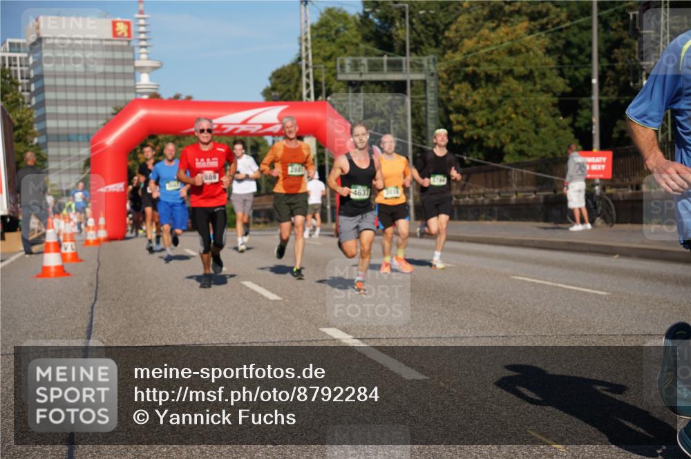 07.09.2025 - BARMER Alsterlauf Yannick Fuchs http://msf.ph/oto/8792284 07.09.2025 09:42:26 Laufen 5603, 889, 4637 meine-sportfotos.de