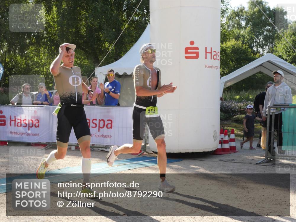 07.09.2025 - 19. Norderstedt Triathlon Zöllner http://msf.ph/oto/8792290 07.09.2025 16:22:28 Ziel 513, 517 meine-sportfotos.de