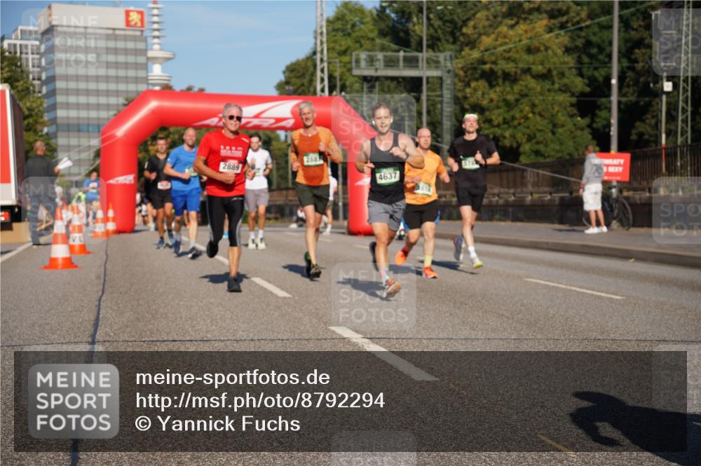 07.09.2025 - BARMER Alsterlauf Yannick Fuchs http://msf.ph/oto/8792294 07.09.2025 09:42:26 Laufen 288, 2889, 4637 meine-sportfotos.de
