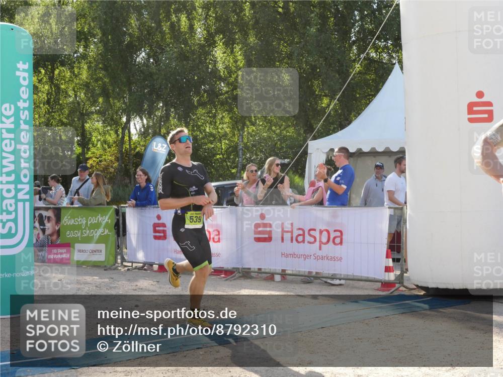 07.09.2025 - 19. Norderstedt Triathlon Zöllner http://msf.ph/oto/8792310 07.09.2025 16:23:09 Ziel 508, 539 meine-sportfotos.de