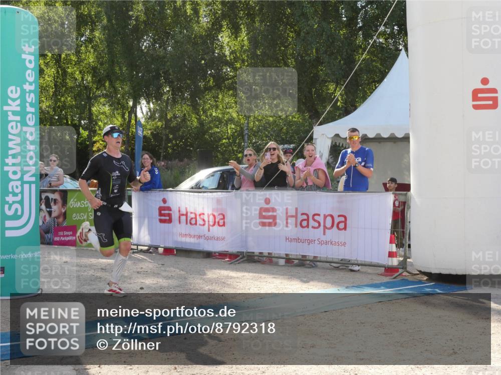 07.09.2025 - 19. Norderstedt Triathlon Zöllner http://msf.ph/oto/8792318 07.09.2025 16:23:43 Ziel 537, 538 meine-sportfotos.de
