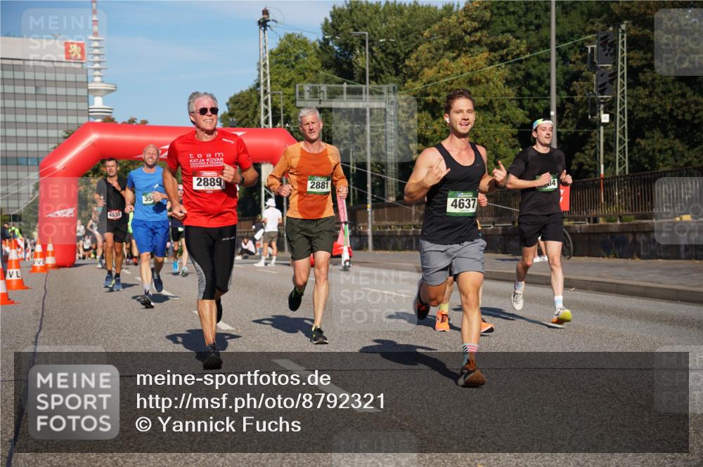 07.09.2025 - BARMER Alsterlauf Yannick Fuchs http://msf.ph/oto/8792321 07.09.2025 09:42:28 Laufen 4535, 35, 2889, 2881, 4637 meine-sportfotos.de