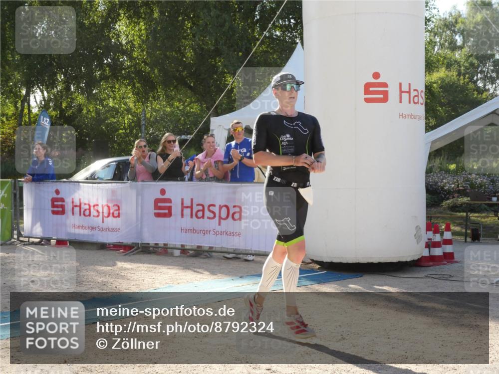 07.09.2025 - 19. Norderstedt Triathlon Zöllner http://msf.ph/oto/8792324 07.09.2025 16:23:44 Ziel 537, 538 meine-sportfotos.de