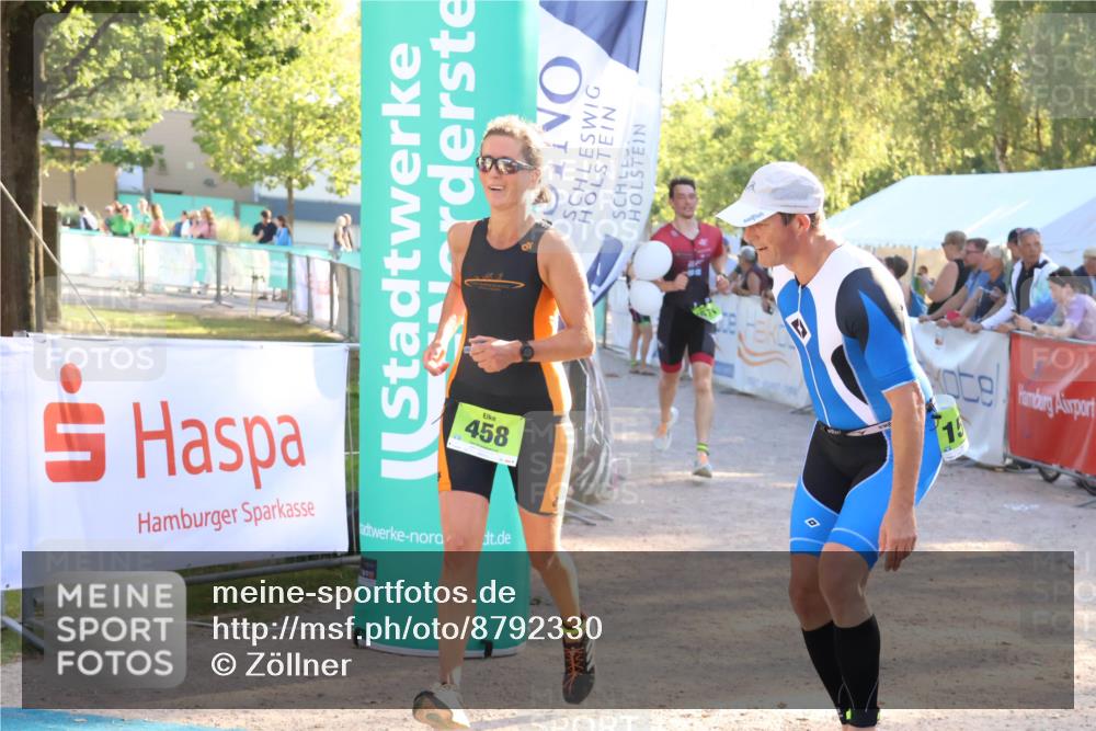 07.09.2025 - 19. Norderstedt Triathlon Zöllner http://msf.ph/oto/8792330 07.09.2025 16:37:01 Ziel 458, 1565, 1571 meine-sportfotos.de