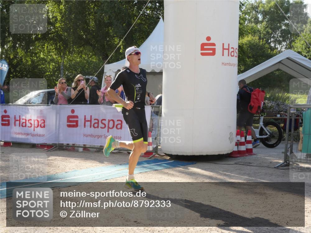 07.09.2025 - 19. Norderstedt Triathlon Zöllner http://msf.ph/oto/8792333 07.09.2025 16:23:46 Ziel 494, 537, 538 meine-sportfotos.de