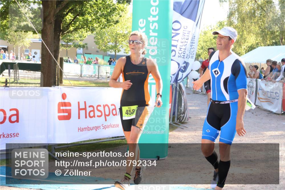 07.09.2025 - 19. Norderstedt Triathlon Zöllner http://msf.ph/oto/8792334 07.09.2025 16:37:02 Ziel 458, 1565, 1571 meine-sportfotos.de