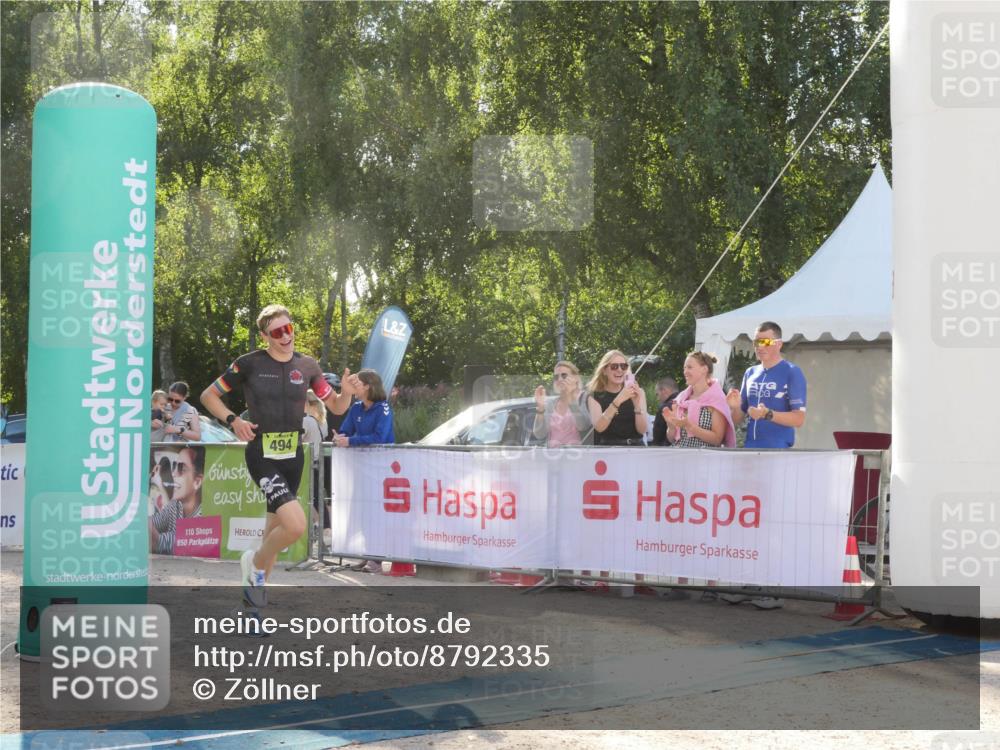07.09.2025 - 19. Norderstedt Triathlon Zöllner http://msf.ph/oto/8792335 07.09.2025 16:23:50 Ziel 494, 537, 538 meine-sportfotos.de
