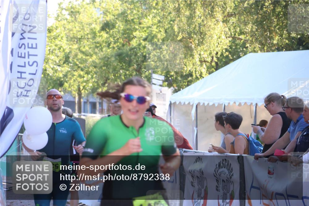 07.09.2025 - 19. Norderstedt Triathlon Zöllner http://msf.ph/oto/8792338 07.09.2025 16:37:10 Ziel 530, 1495, 1571 meine-sportfotos.de