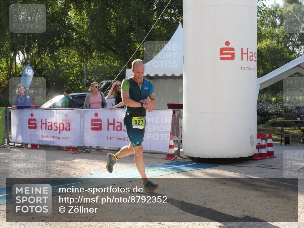 07.09.2025 - 19. Norderstedt Triathlon Zöllner http://msf.ph/oto/8792352 07.09.2025 16:24:09 Ziel 527 meine-sportfotos.de