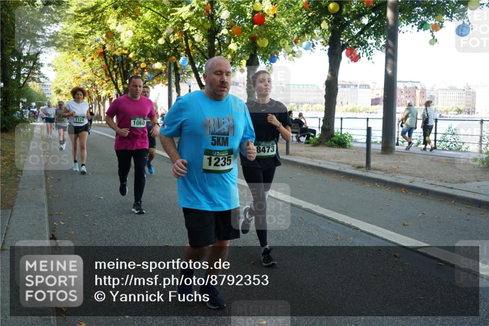 07.09.2025 - BARMER Alsterlauf Yannick Fuchs http://msf.ph/oto/8792353 07.09.2025 11:39:32 Laufen 1124, 1060, 5, 36, 1235, 8473 meine-sportfotos.de