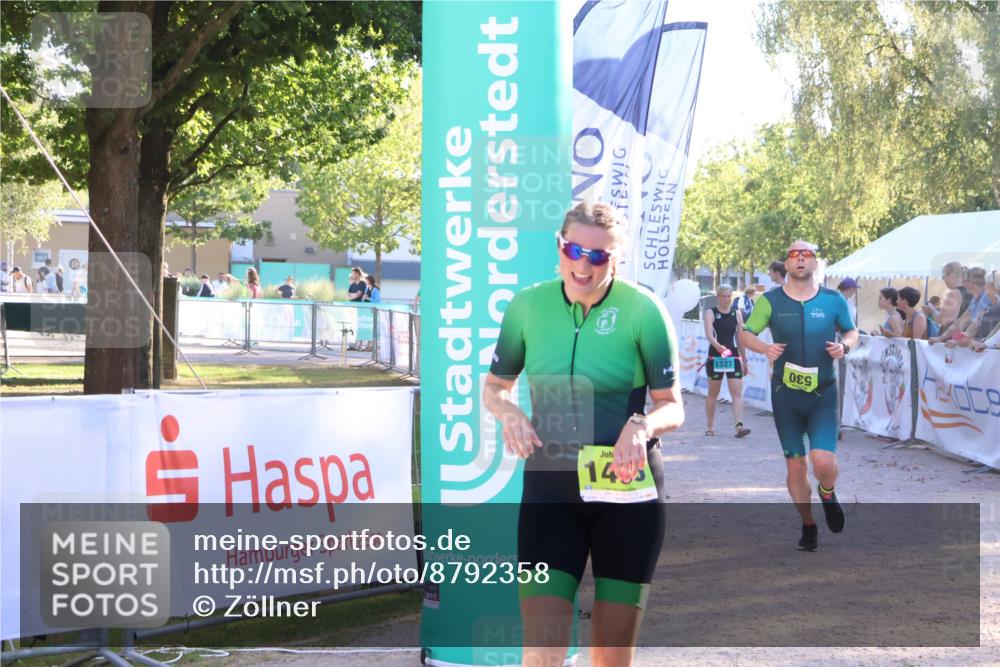 07.09.2025 - 19. Norderstedt Triathlon Zöllner http://msf.ph/oto/8792358 07.09.2025 16:37:12 Ziel 530, 1495 meine-sportfotos.de