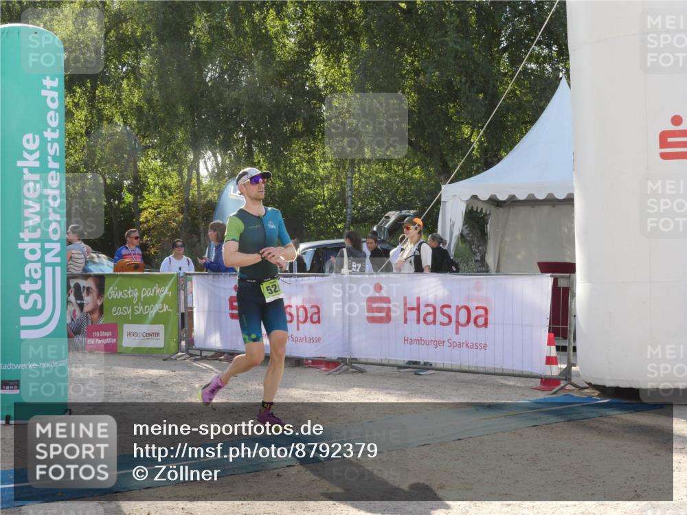 07.09.2025 - 19. Norderstedt Triathlon Zöllner http://msf.ph/oto/8792379 07.09.2025 16:24:50 Ziel 457, 460, 528 meine-sportfotos.de