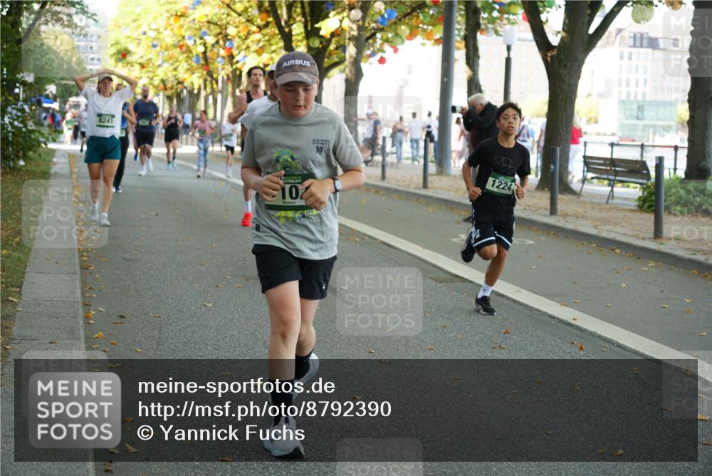 07.09.2025 - BARMER Alsterlauf Yannick Fuchs http://msf.ph/oto/8792390 07.09.2025 11:39:37 Laufen 8241, 36, 10, 1224 meine-sportfotos.de