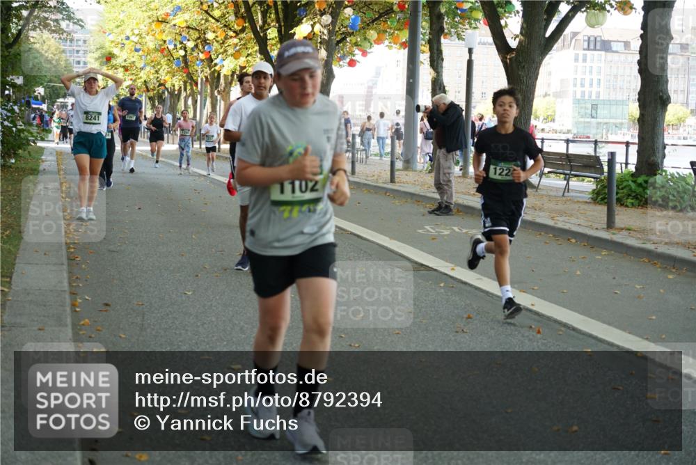 07.09.2025 - BARMER Alsterlauf Yannick Fuchs http://msf.ph/oto/8792394 07.09.2025 11:39:37 Laufen 8241, 1067, 1102, 122 meine-sportfotos.de