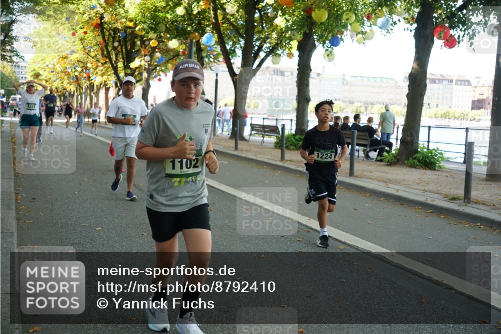 07.09.2025 - BARMER Alsterlauf Yannick Fuchs http://msf.ph/oto/8792410 07.09.2025 11:39:38 Laufen 8241, 1102, 10, 1224 meine-sportfotos.de