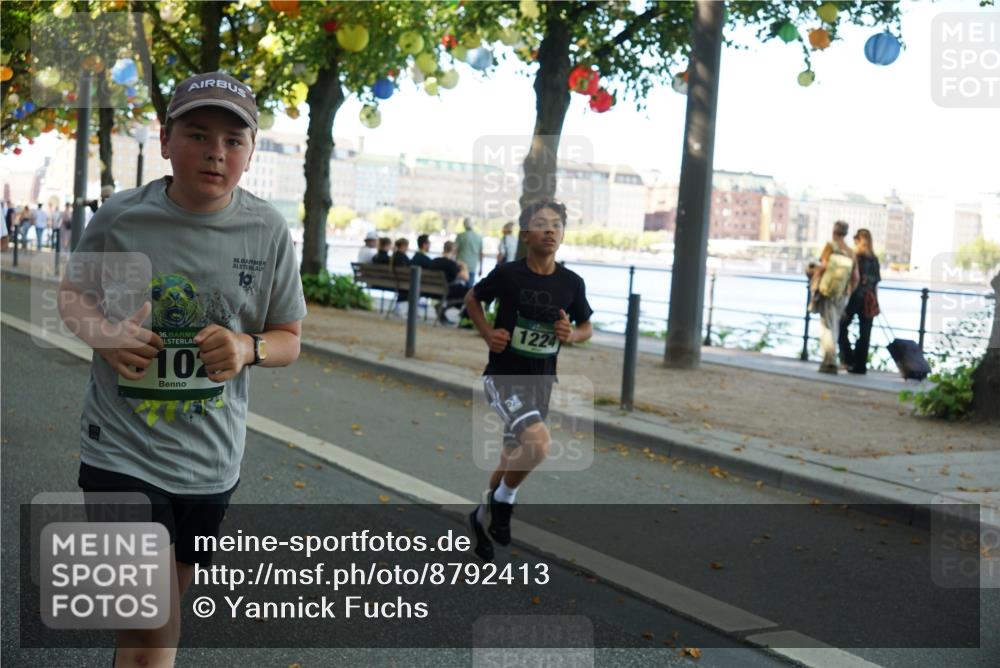 07.09.2025 - BARMER Alsterlauf Yannick Fuchs http://msf.ph/oto/8792413 07.09.2025 11:39:38 Laufen 36, 10, 36, 1224 meine-sportfotos.de