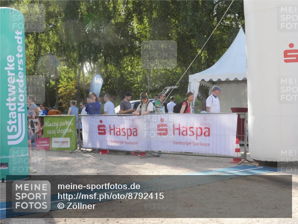 07.09.2025 - 19. Norderstedt Triathlon Zöllner http://msf.ph/oto/8792415 07.09.2025 16:25:08 Ziel 550, 1508, 1512, 1522 meine-sportfotos.de