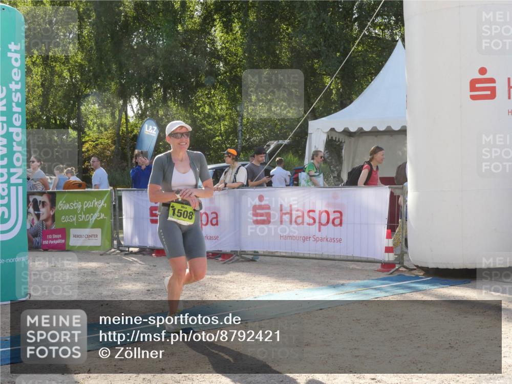 07.09.2025 - 19. Norderstedt Triathlon Zöllner http://msf.ph/oto/8792421 07.09.2025 16:25:10 Ziel 550, 1508, 1512, 1522 meine-sportfotos.de