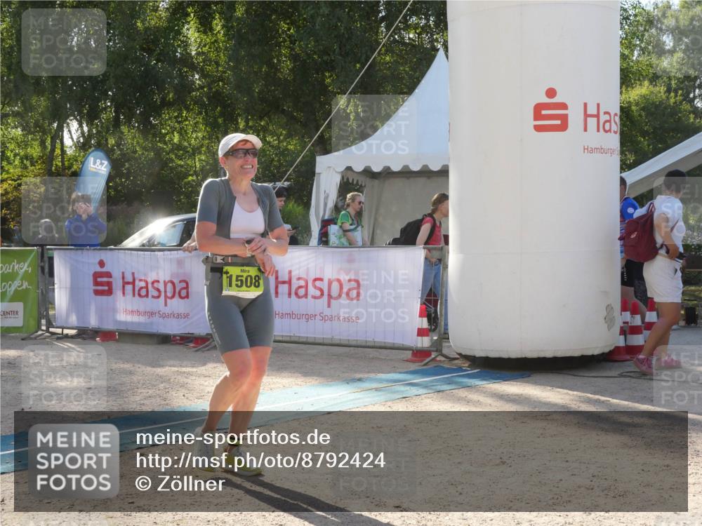 07.09.2025 - 19. Norderstedt Triathlon Zöllner http://msf.ph/oto/8792424 07.09.2025 16:25:10 Ziel 550, 1508, 1512, 1522 meine-sportfotos.de