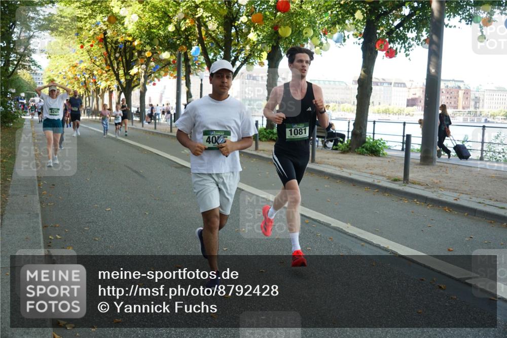 07.09.2025 - BARMER Alsterlauf Yannick Fuchs http://msf.ph/oto/8792428 07.09.2025 11:39:40 Laufen 8241, 40, 1081 meine-sportfotos.de