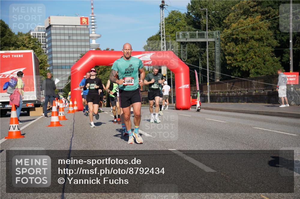 07.09.2025 - BARMER Alsterlauf Yannick Fuchs http://msf.ph/oto/8792434 07.09.2025 09:42:34 Laufen 2402, 509, 4678 meine-sportfotos.de