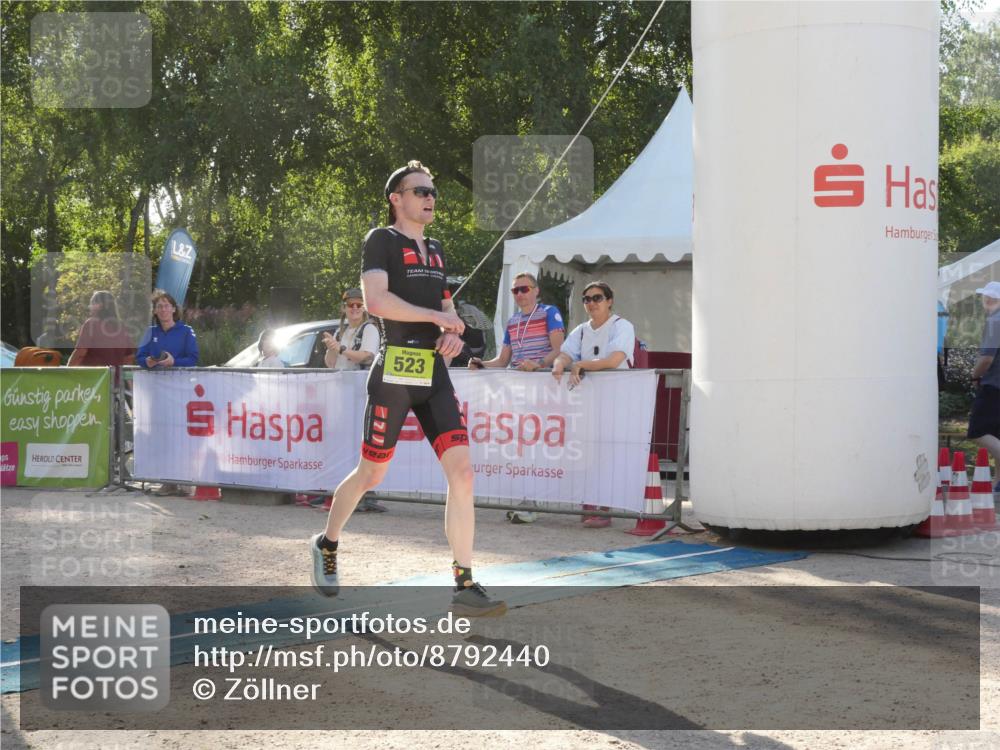 07.09.2025 - 19. Norderstedt Triathlon Zöllner http://msf.ph/oto/8792440 07.09.2025 16:25:50 Ziel 523 meine-sportfotos.de