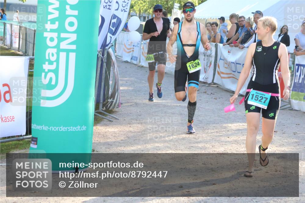 07.09.2025 - 19. Norderstedt Triathlon Zöllner http://msf.ph/oto/8792447 07.09.2025 16:37:24 Ziel 1065, 1527, 1533, 1591, 1624 meine-sportfotos.de