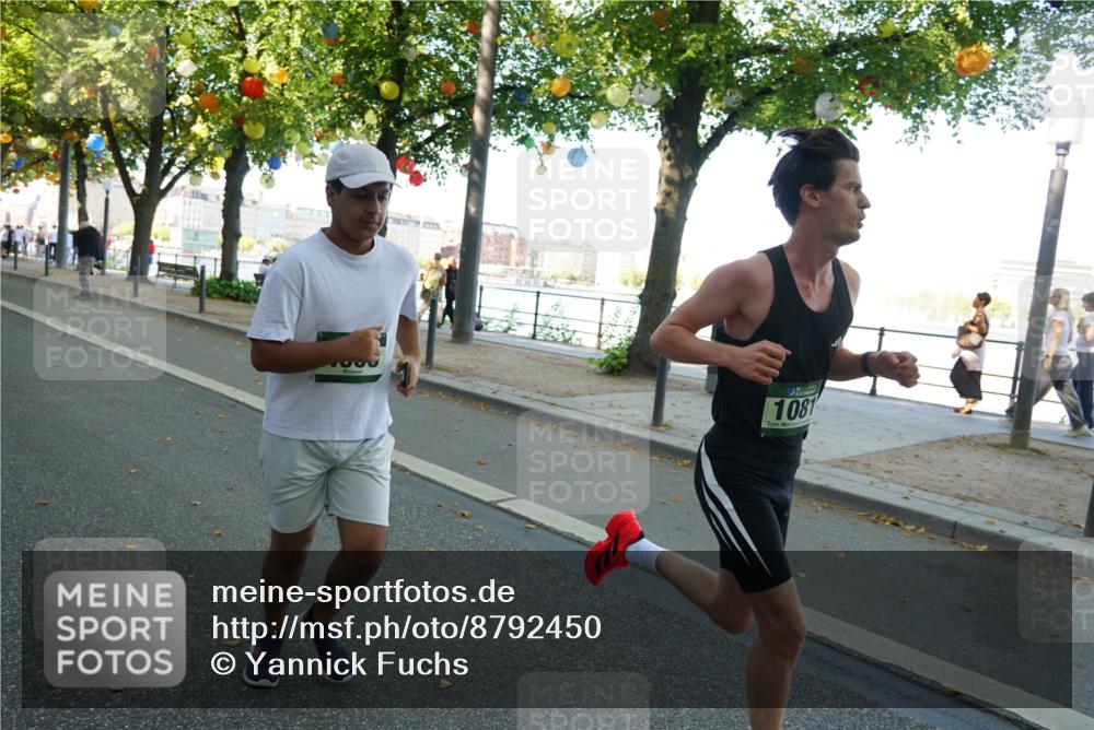 07.09.2025 - BARMER Alsterlauf Yannick Fuchs http://msf.ph/oto/8792450 07.09.2025 11:39:41 Laufen 1081 meine-sportfotos.de
