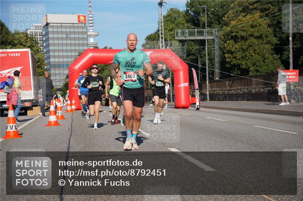 07.09.2025 - BARMER Alsterlauf Yannick Fuchs http://msf.ph/oto/8792451 07.09.2025 09:42:34 Laufen 11, 5091, 2402, 4678 meine-sportfotos.de